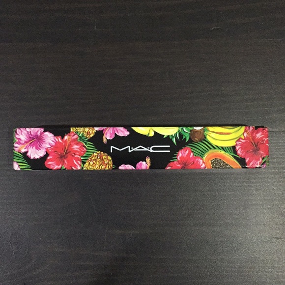 MAC Cremesheen Glass in Summer Succulent - Picture 2 of 4